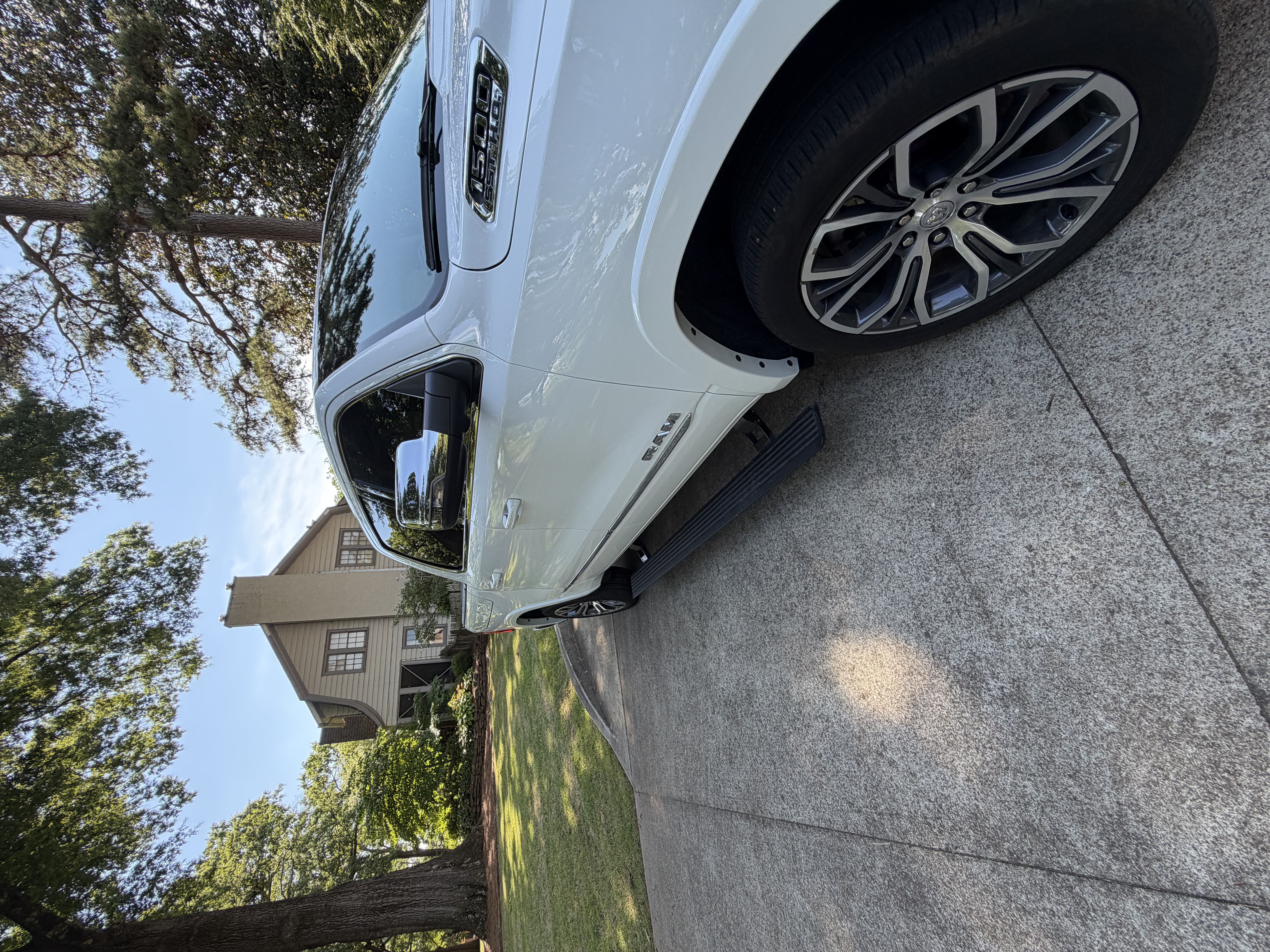 Used 2025 RAM 1500 Tungsten AWD/4WD image 4