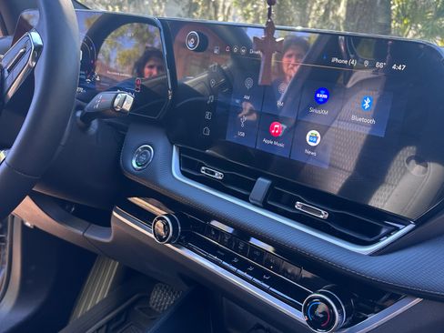 Used 2026 Chevrolet Equinox LT image 12