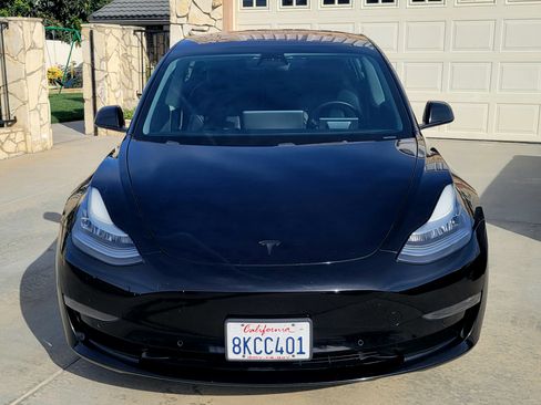 Used 2019 Tesla Model 3 Standard Range Plus image 2