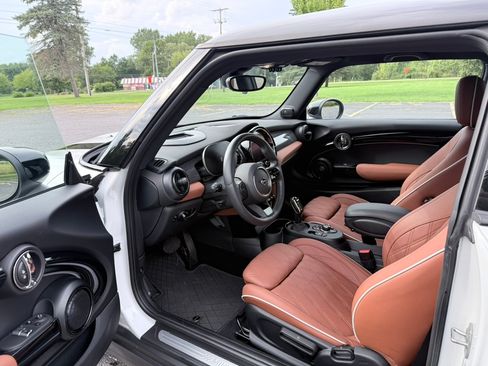 Used 2024 MINI Cooper SE FWD image 10