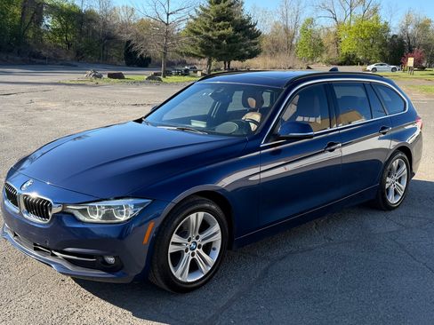 Used 2018 BMW 328d xDrive Wagon AWD/4WD image 1