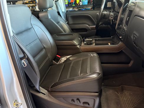 Used 2019 GMC Sierra 2500 Denali w/ Duramax Plus Package image 17