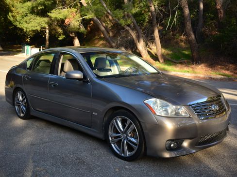 Used 2008 INFINITI M45 w/ Technology Pkg image 1
