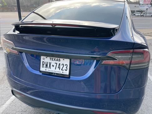 Used 2022 Tesla Model X image 5
