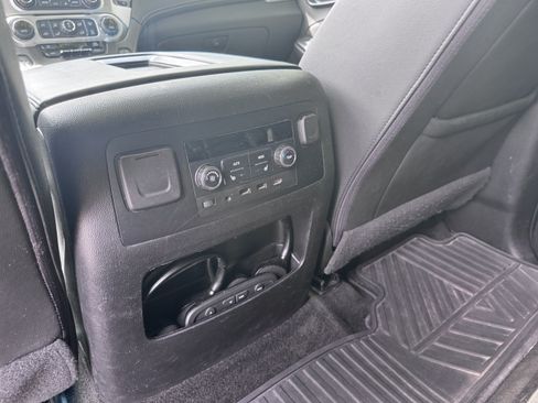 Used 2018 GMC Yukon SLT w/ Premium Edition AWD/4WD image 14