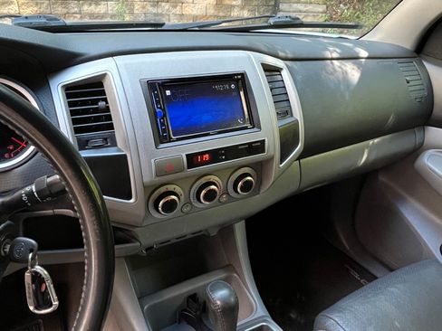 Used 2009 Toyota Tacoma PreRunner RWD image 11