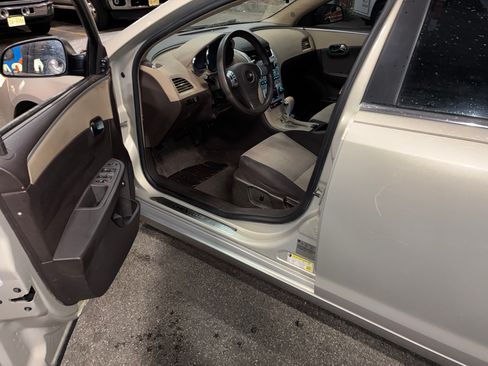 Used 2009 Chevrolet Malibu LS FWD image 12