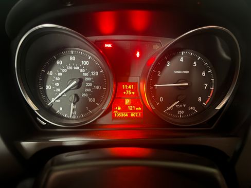 Used 2014 BMW Z4 sDrive35i RWD image 30