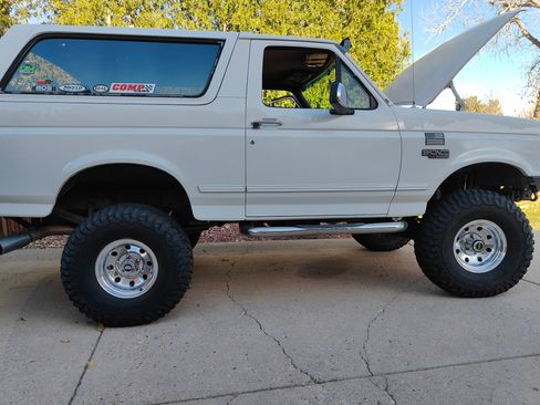 Used 1993 Ford Bronco image 12