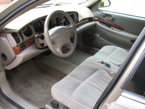Used 2002 Buick Le Sabre Custom w/ Luxury Pkg image 10