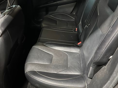 Used 2018 Ford Fusion Titanium image 9