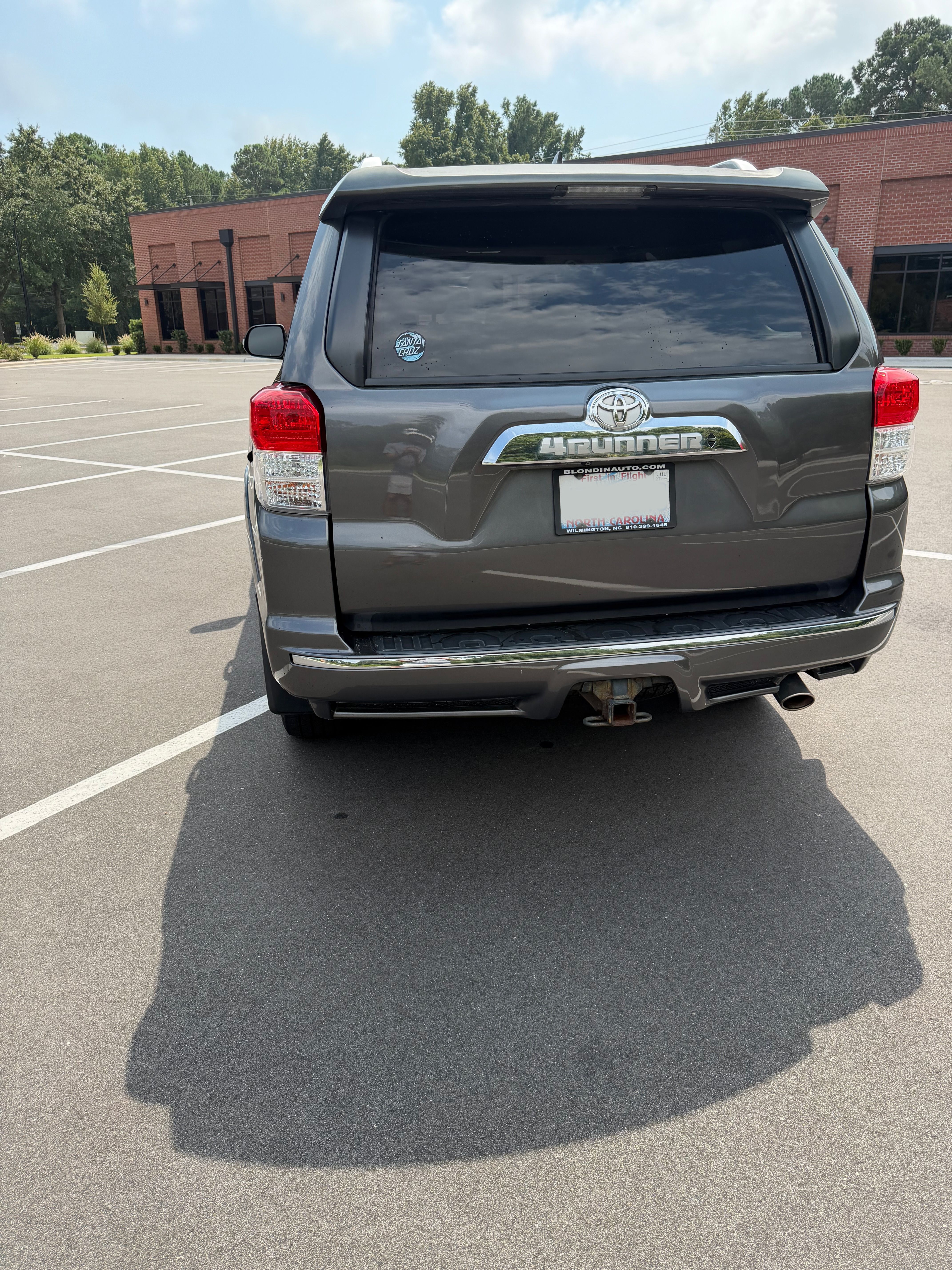 Used 2011 Toyota 4Runner Limited AWD/4WD image 6
