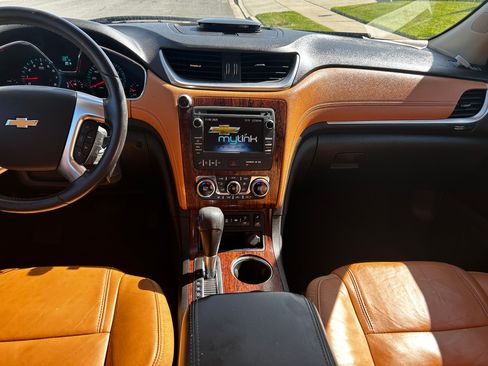 Used 2014 Chevrolet Traverse LT image 6