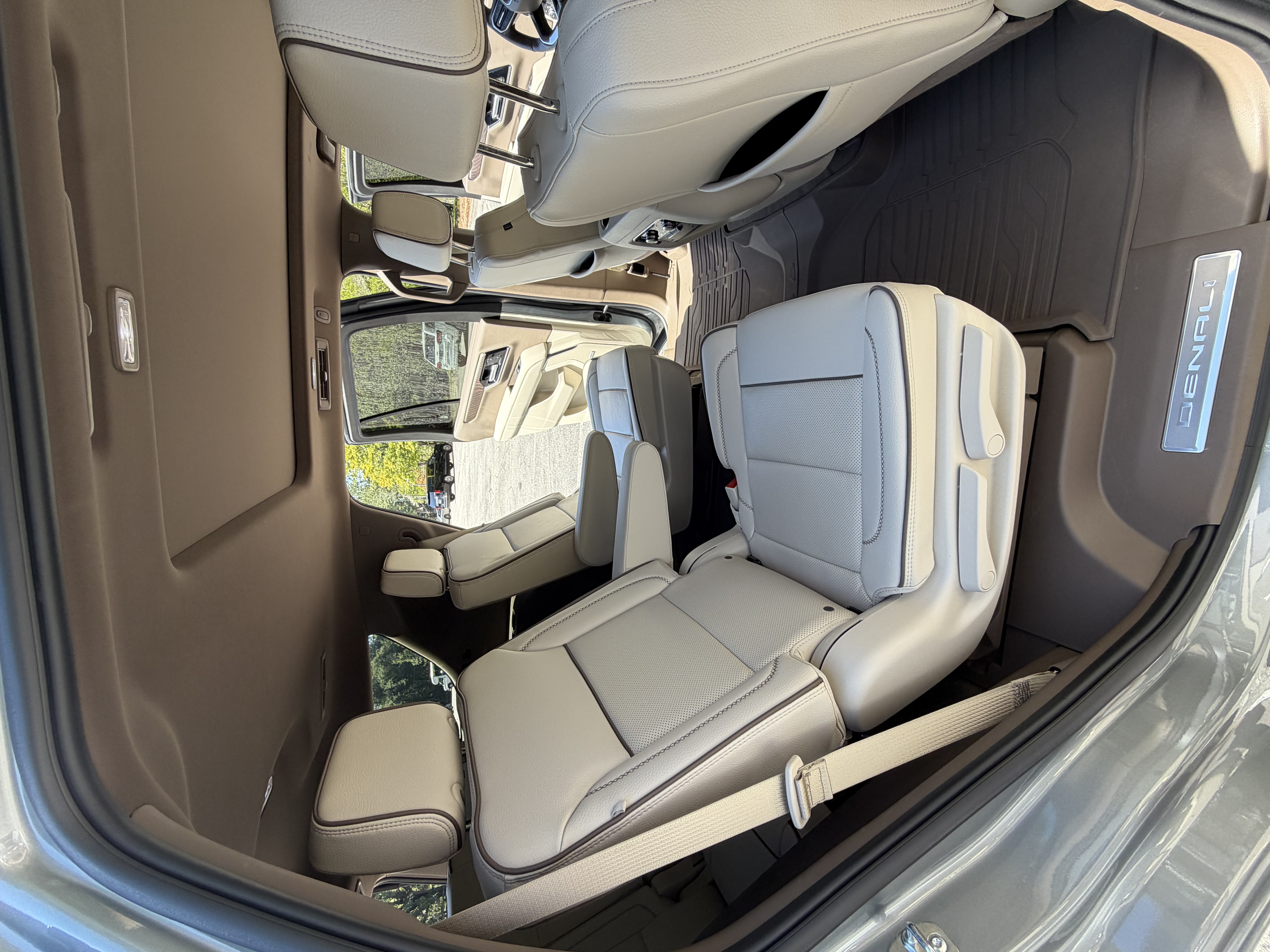Used 2025 GMC Yukon Denali w/ Sun & Power Step Package AWD/4WD image 20