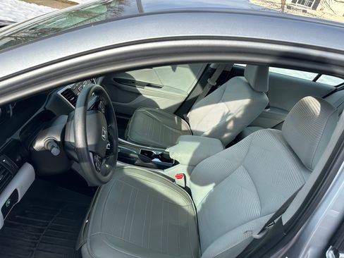 Used 2017 Honda Accord LX image 6