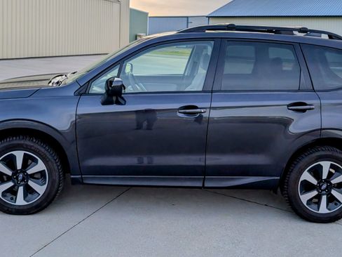 Used 2017 Subaru Forester 2.5i Premium w/ Popular Package #2A image 2