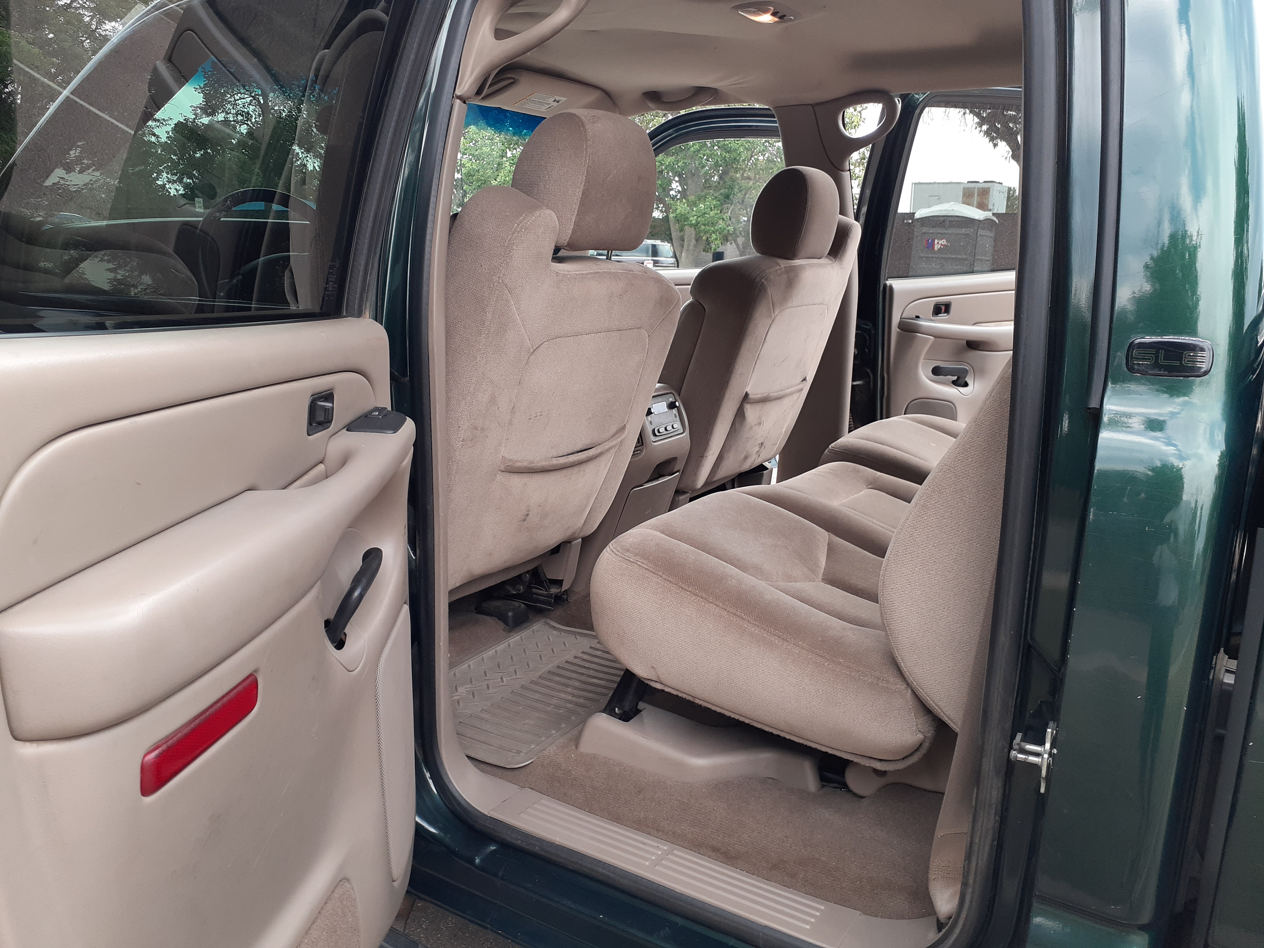 Used 2005 GMC Sierra 1500 SLE w/ Off-Road Package AWD/4WD image 8