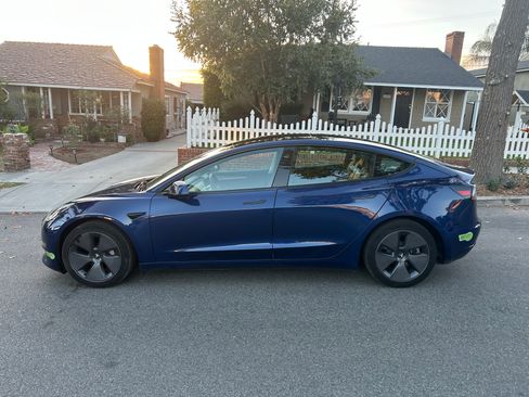Used 2022 Tesla Model 3 image 8