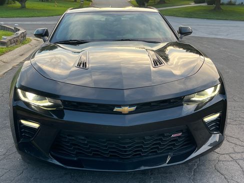 Used 2018 Chevrolet Camaro SS RWD image 5