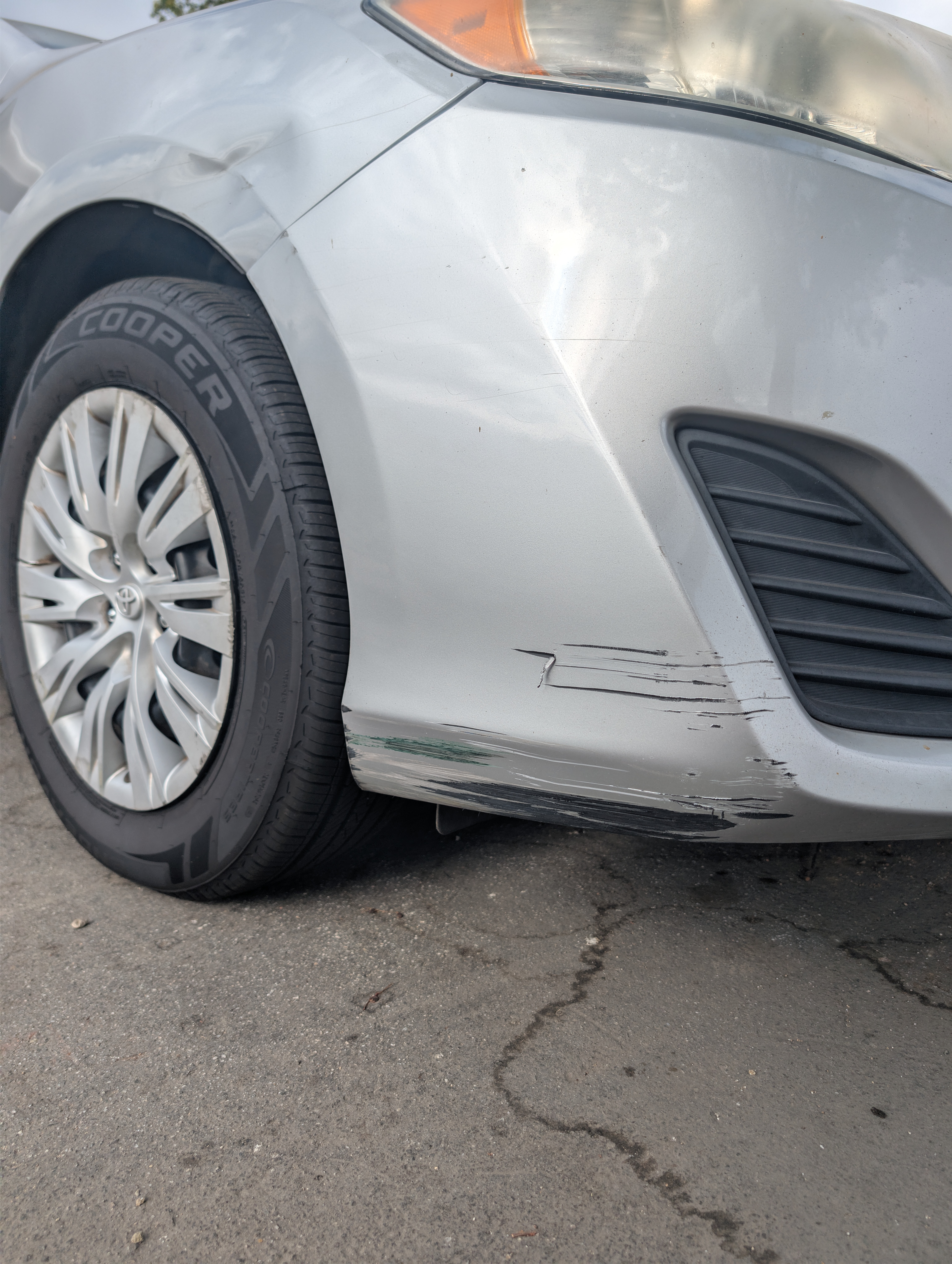 Used 2014 Toyota Camry LE FWD image 12