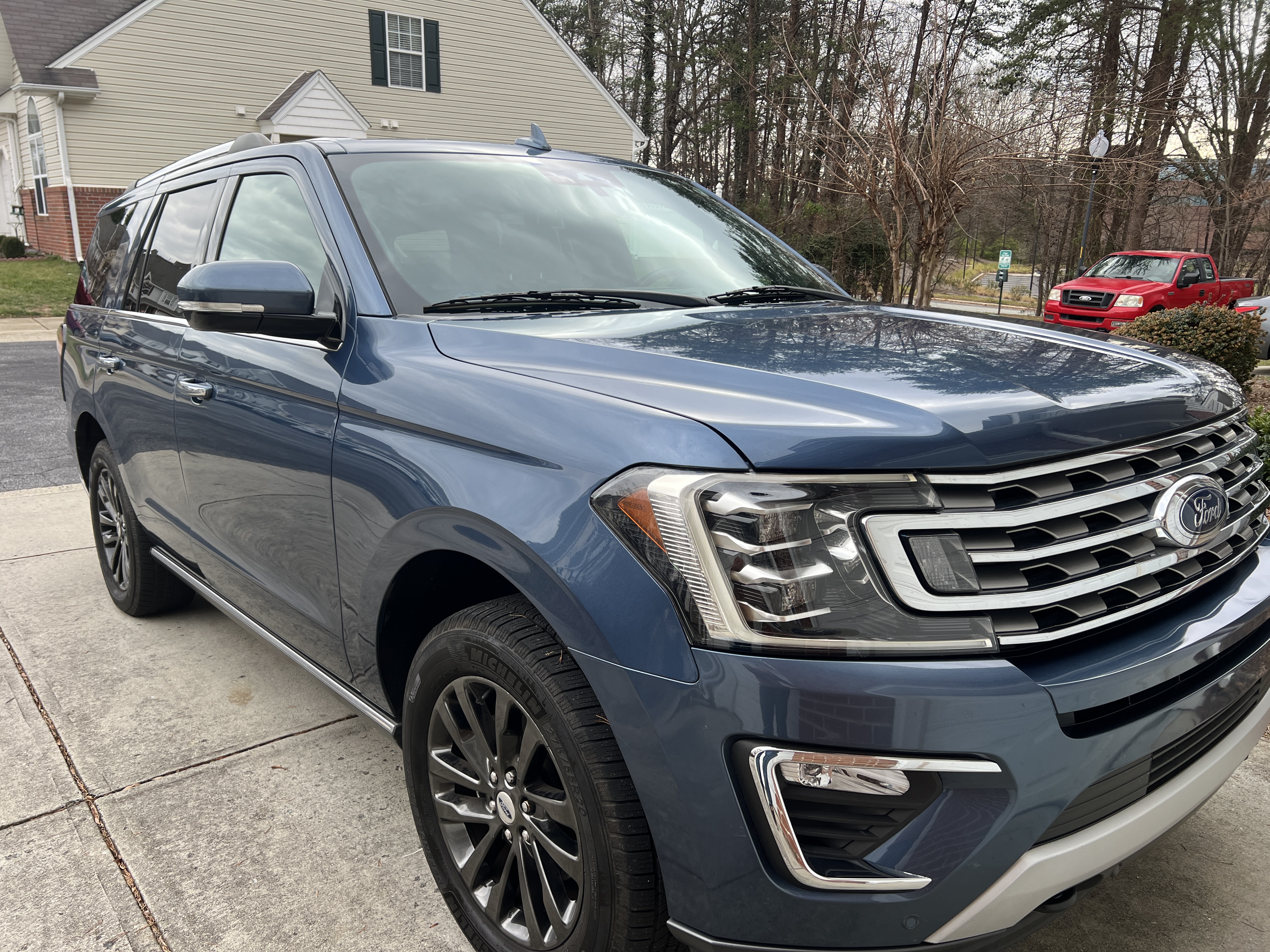 Used 2019 Ford Expedition Limited w/ Driver Assistance Package AWD/4WD image 1