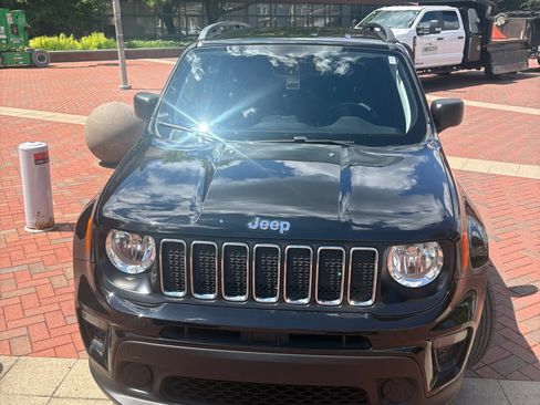Used 2020 Jeep Renegade Sport w/ Sport Appearance Group FWD image 1