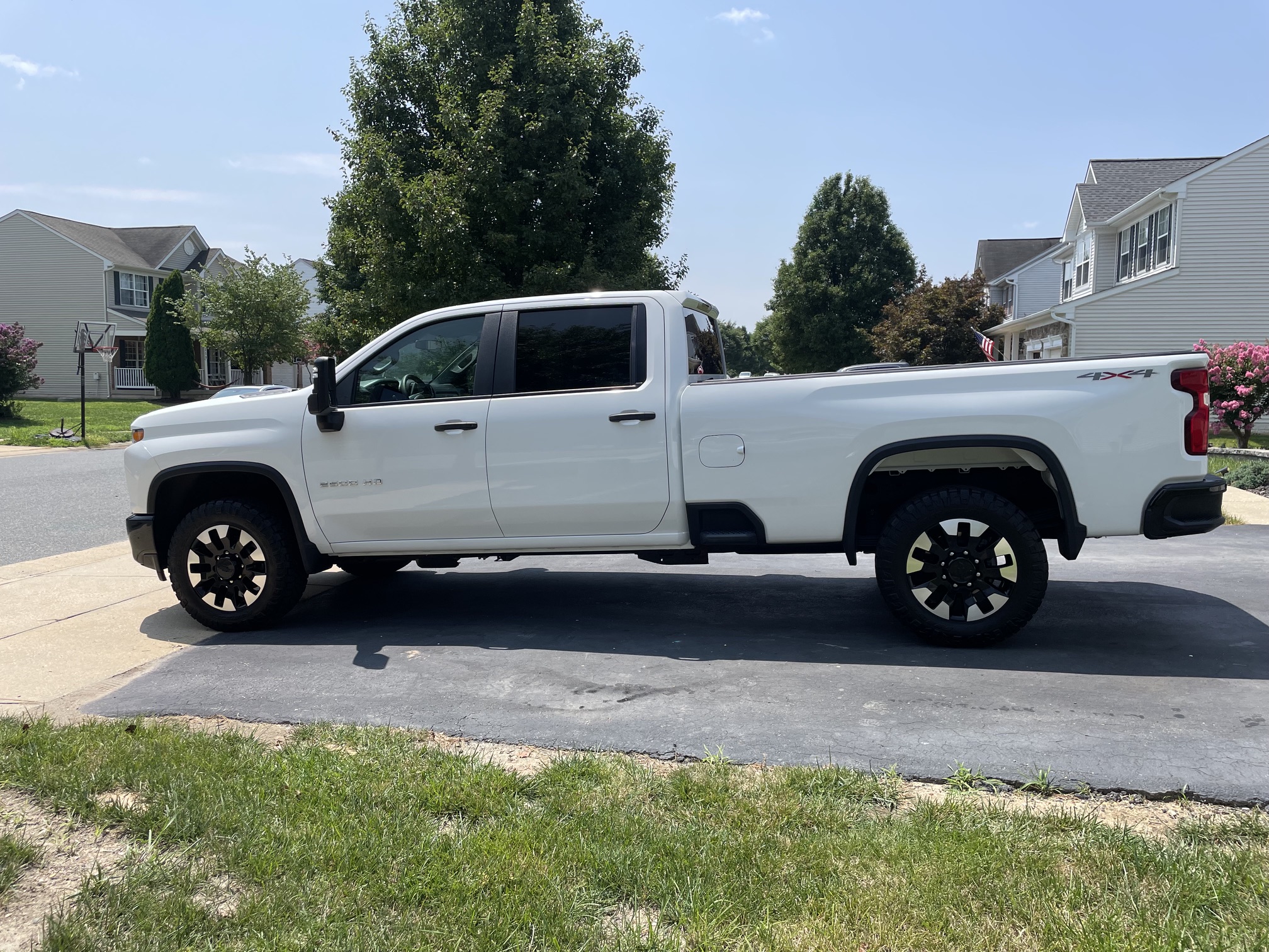 Used 2020 Chevrolet Silverado 2500 Custom w/ Custom Convenience Package AWD/4WD image 2
