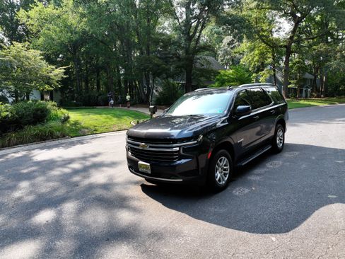 Used 2023 Chevrolet Tahoe LT RWD image 1