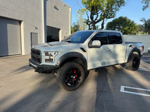 Used 2017 Ford F150 Raptor w/ Equipment Group 802A Luxury AWD/4WD image 2