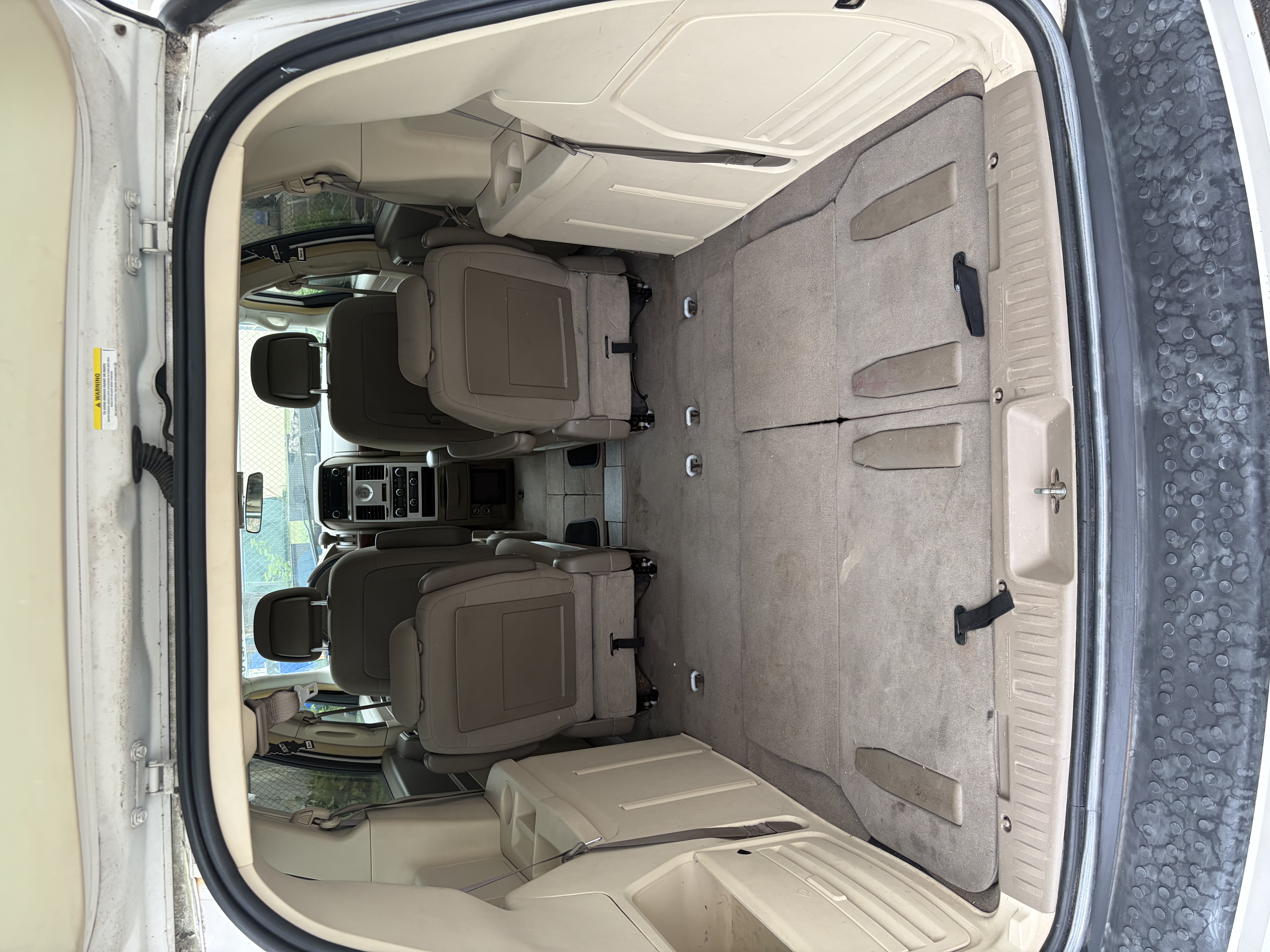 Used 2010 Chrysler Town & Country LX FWD image 6