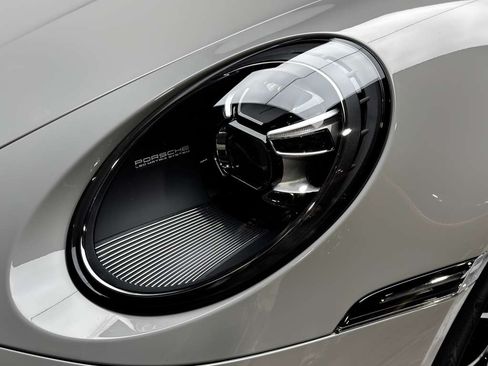 Used 2022 Porsche 911 Turbo S image 15