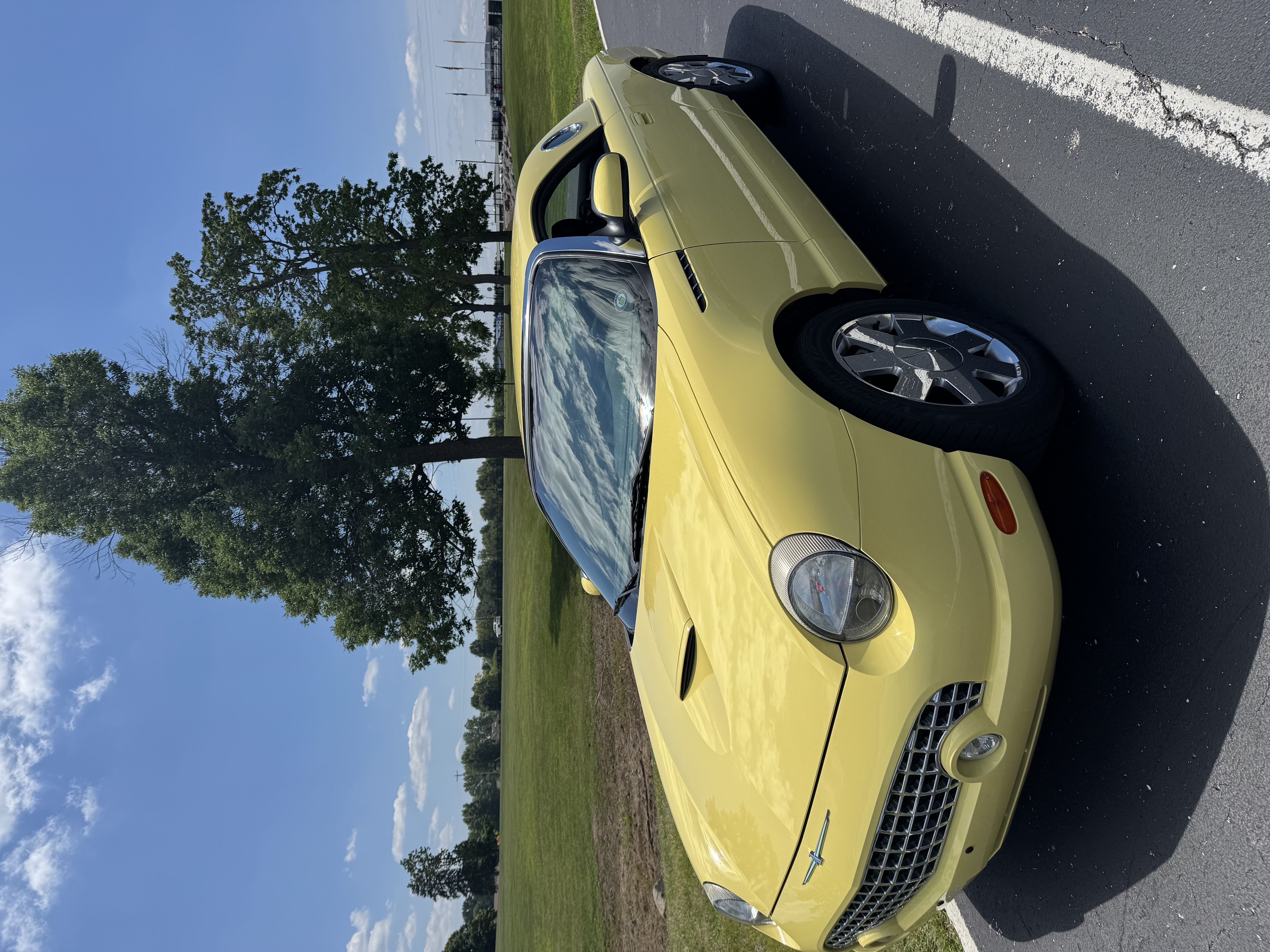 Used 2002 Ford Thunderbird RWD image 1