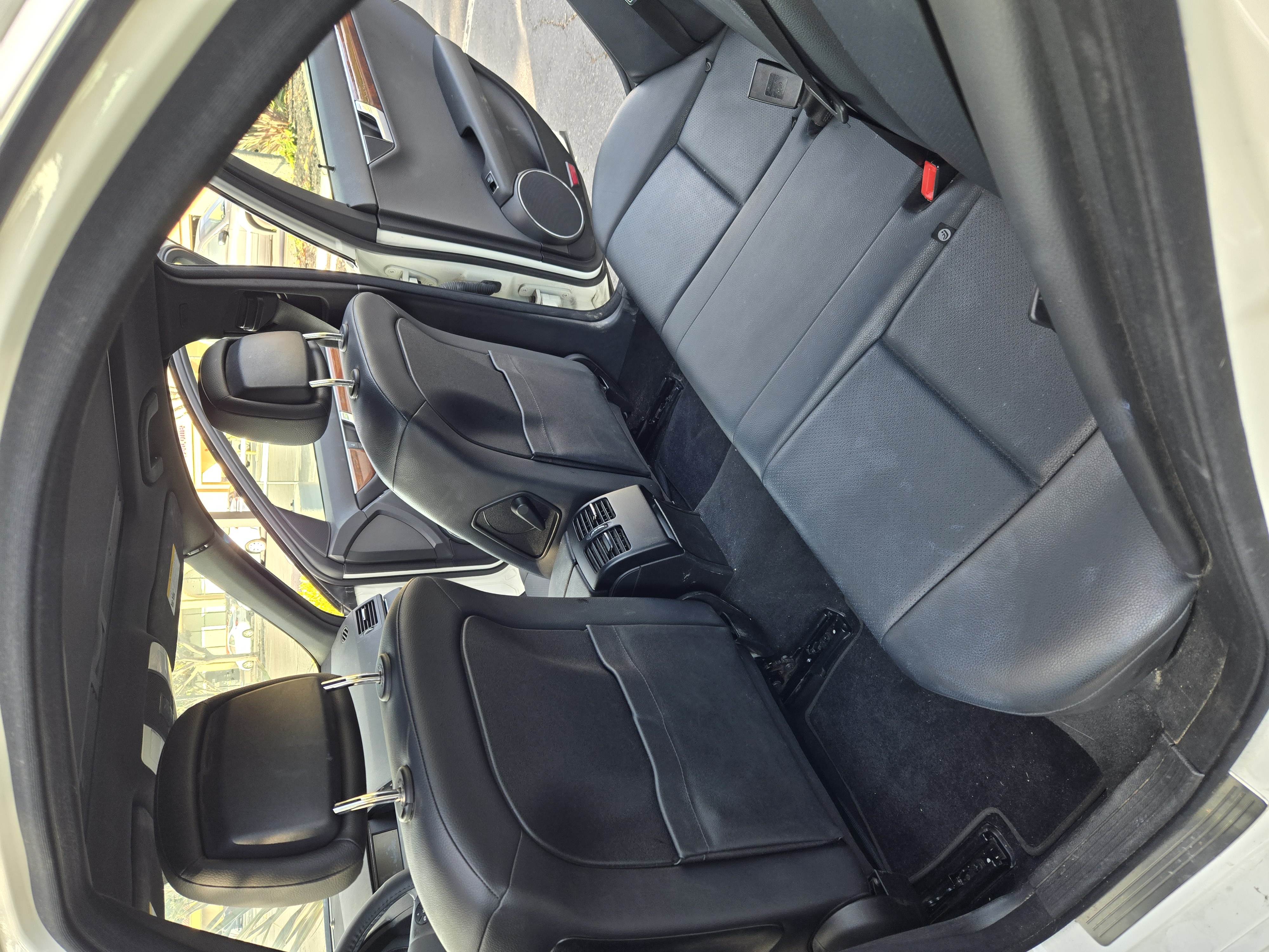 Used 2010 Mercedes-Benz C 300 Sedan image 13
