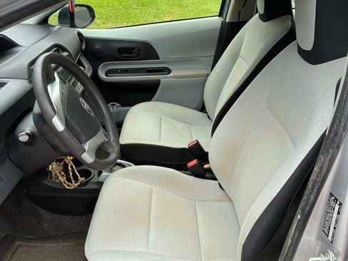 Used 2012 Toyota Prius C One image 10