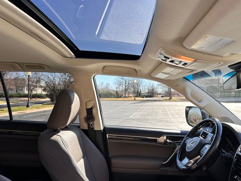 Used 2023 Lexus GX 460 Premium image 9