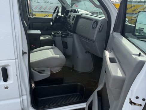 Used 2013 Ford E-150 and Econoline 150 w/ PWR Group image 6