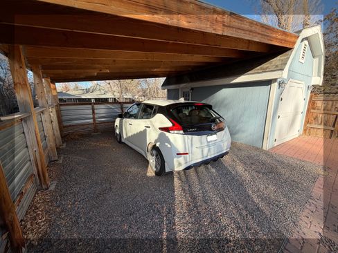 Used 2022 Nissan Leaf S image 6