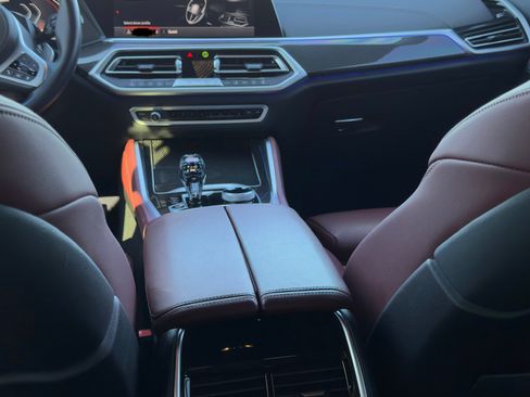 Used 2022 BMW X6 M50i w/ Executive Package image 10