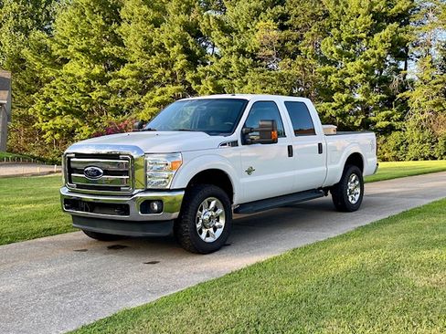 Used 2016 Ford F250 XLT w/ Snow Plow Prep Package image 1