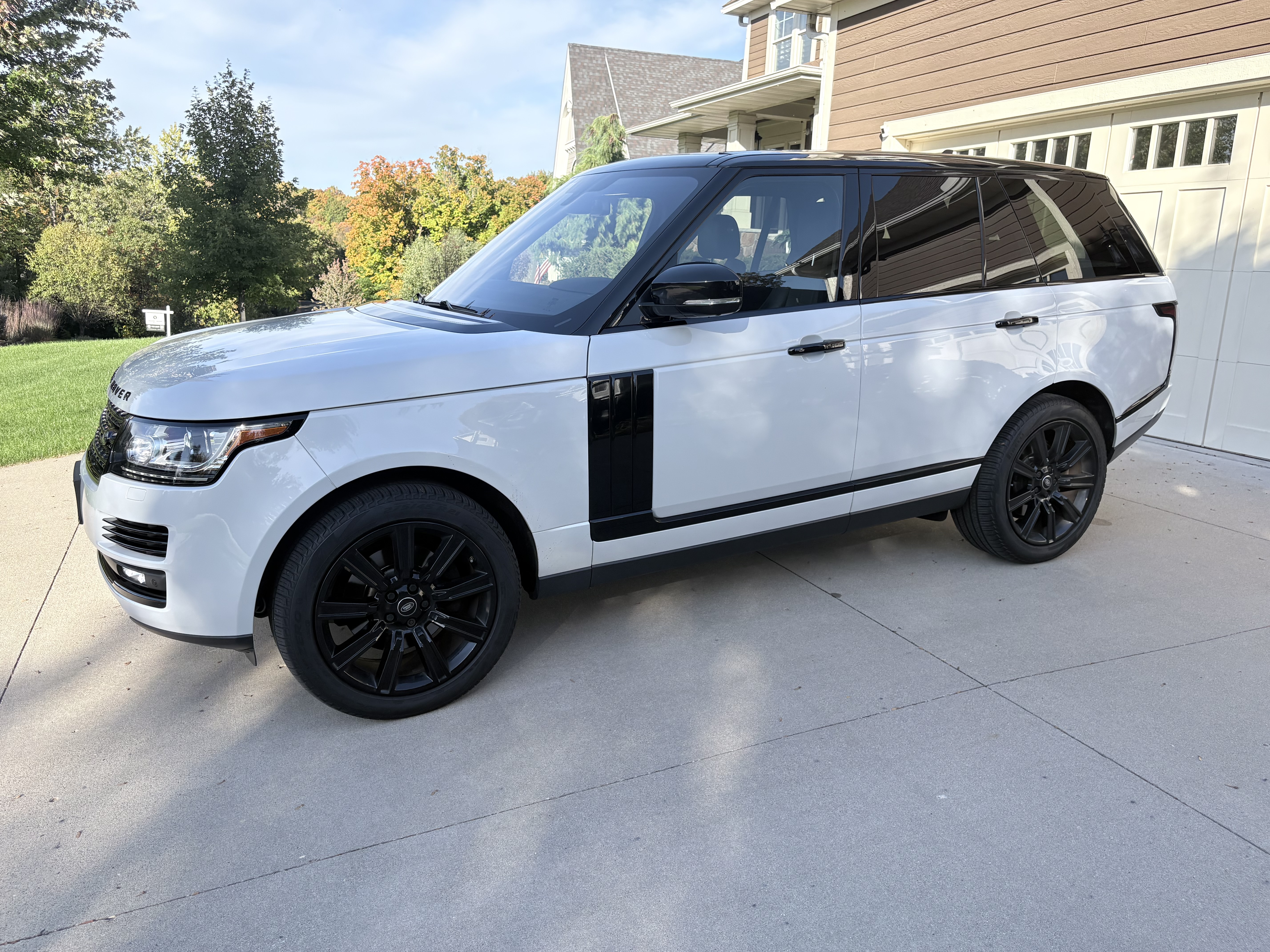 Used 2016 Land Rover Range Rover HSE AWD/4WD image 1