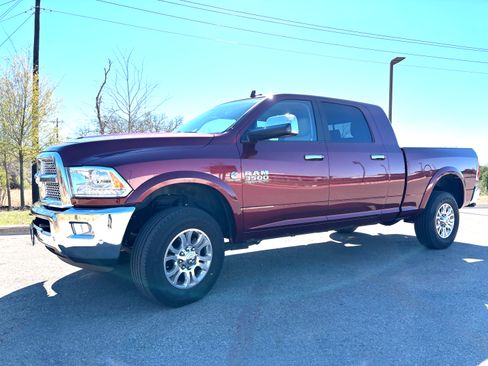 Used 2018 RAM 3500 Laramie image 2