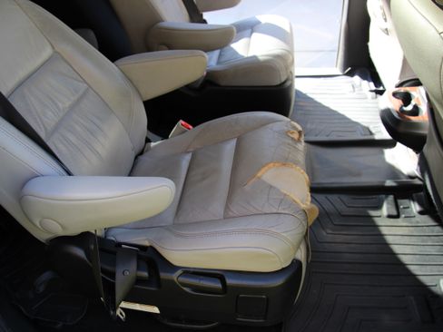 Used 2017 Toyota Sienna Limited image 20