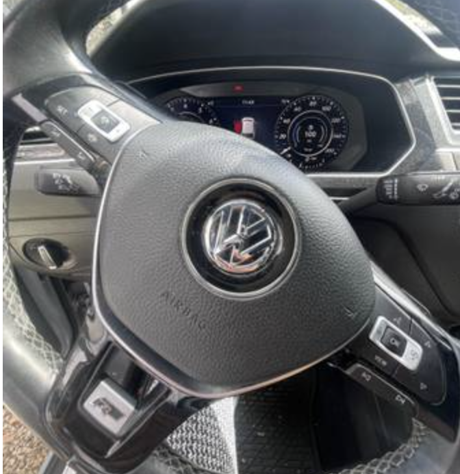 Used 2019 Volkswagen Tiguan SEL Premium R-Line w/ 3rd Row Seat Package AWD/4WD image 17