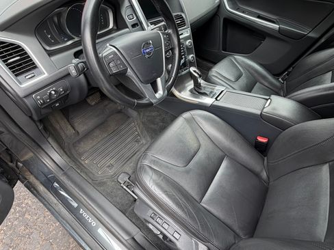 Used 2016 Volvo XC60 T6 image 10