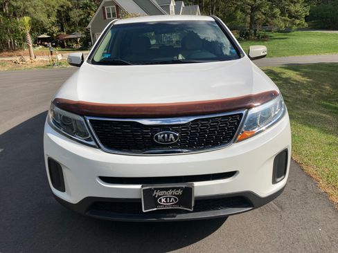 Used 2015 Kia Sorento LX FWD image 1