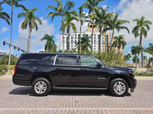 Used 2019 Chevrolet Suburban LT image 6