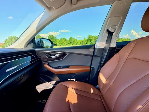 Used 2022 Audi Q8 Premium Plus w/ Premium Plus Package AWD/4WD image 10