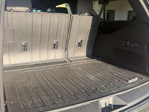 Used 2025 GMC Yukon XL Denali w/ Denali Reserve Package image 12