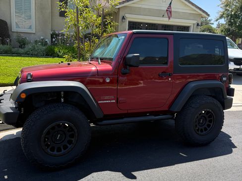 Used 2013 Jeep Wrangler Sport w/ Connectivity Group AWD/4WD image 2