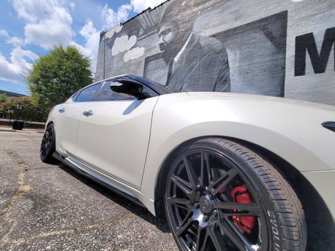 Used 2016 Nissan Maxima Platinum image 2